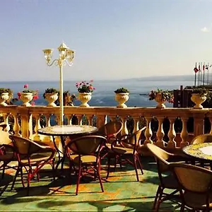 Park 4*, Taormine Italie